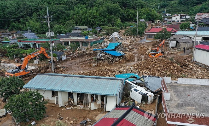 폭우·산사태 피해 현장 (출처=연합뉴스)