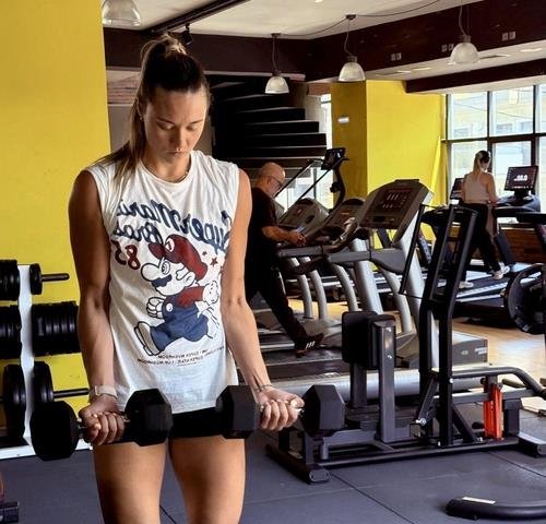 웨이트트레이닝 중인 흥국생명의 레베카 (출처=연합뉴스)