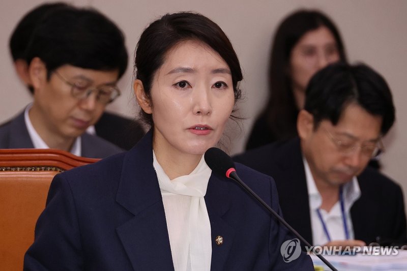 답변하는 강선우 여가부 장관 후보자 (출처=연합뉴스)