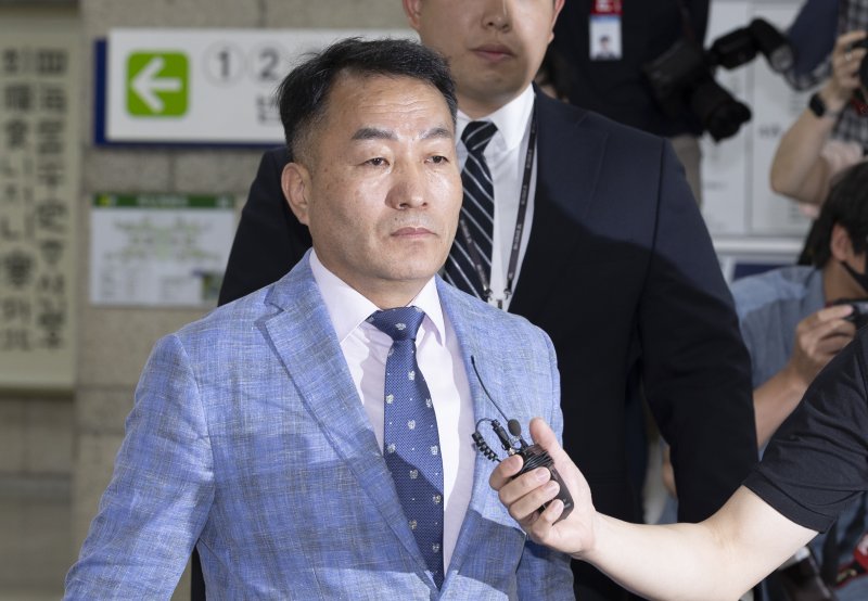 [서울=뉴시스] 김근수 기자 = 김계환 전 해병대 사령관이 22일 오전 서울 서초구 서울중앙지방법원에서 바카라사이트 쇼미더벳 전 피의자 심문(영장실질심사)을 받기 위해 출석하고 있다. 2025.07.22. ks@newsis.com
