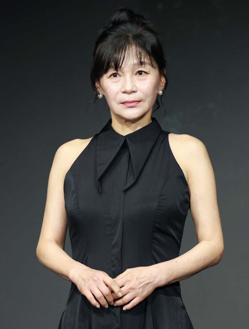 배우 길해연이 22일 오전 서울 마포구 호텔 나루 서울 엠갤러리에서 열린 넷플릭스 시리즈 '트리거' 제작발표회에 참석해 포즈를 취하고 있다. '트리거'는 대한민국에서 출처를 알 수 없는 불법 총기가 배달되고 총기 사건이 끊임없이 발생하는 가운데 각자의 이유로 총을 든 두 남자의 이야기를 그린 총기 액션 재난 스릴러다. 2025.7.22/뉴스1 ⓒ News1 권현진 기자