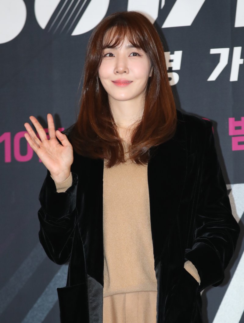 올데프에 무례 논란 뒤 7일째 사과도 해명도 없는 김이나와 '별밤'…불편함 지속