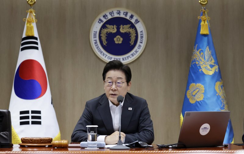 [서울=뉴시스] 최동준 기자 = 이재명 대통령이 22일 서울 용산 대통령실 청사에서 열린 국무회의에서 발언하고 있다. 2025.07.22. photocdj@newsis.com