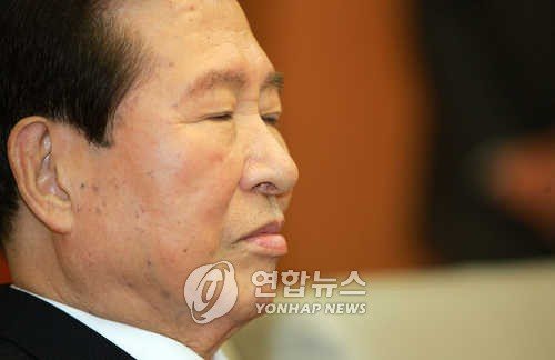 상념에 잠긴 DJ (출처=연합뉴스)