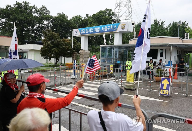 내란특검, '정치 탄압 수사' 尹 주장에 "논박할 가치 없다" (출처=연합뉴스)