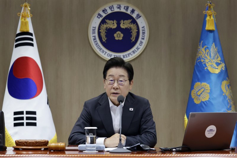 [서울=뉴시스] 최동준 기자 = 이재명 대통령이 22일 서울 용산 대통령실 청사에서 열린 국무회의에서 발언하고 있다. 2025.07.22. photocdj@newsis.com