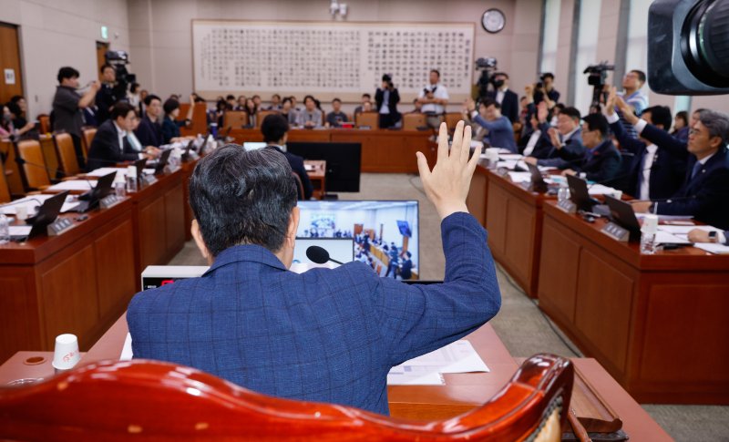 22일 오후 서울 여의도 국회에서 열린 법제사법위원회 제427회국회(임시회) 제4차 전체회의. 2025.7.22/바카라사이트 뱃무브1 ⓒ News1 안은나 기자