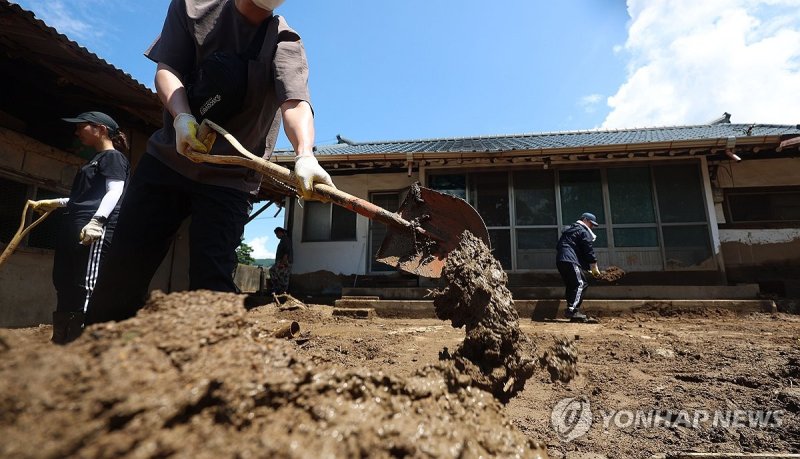 산청 수해복구 작업 (출처=연합뉴스)
