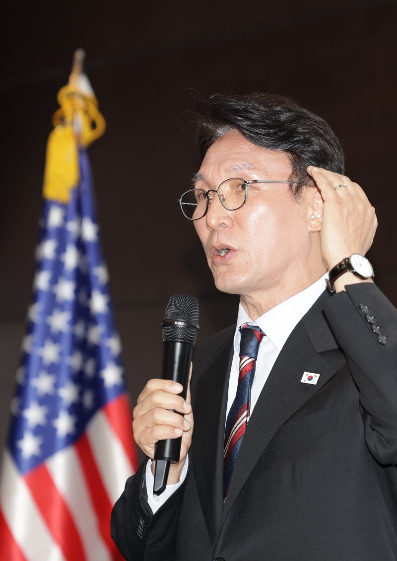 [서울=뉴시스] 청사사진기자단 = 토토 사이트 바카라 국무총리가 22일 오후 서울 영등포구 콘래드서울 호텔에서 열린 주한미국상공회의소 (AMCHAN KOREA) 세미나에 참석해 기조연설을 하고 있다. 2025.07.22. photo@newsis.com