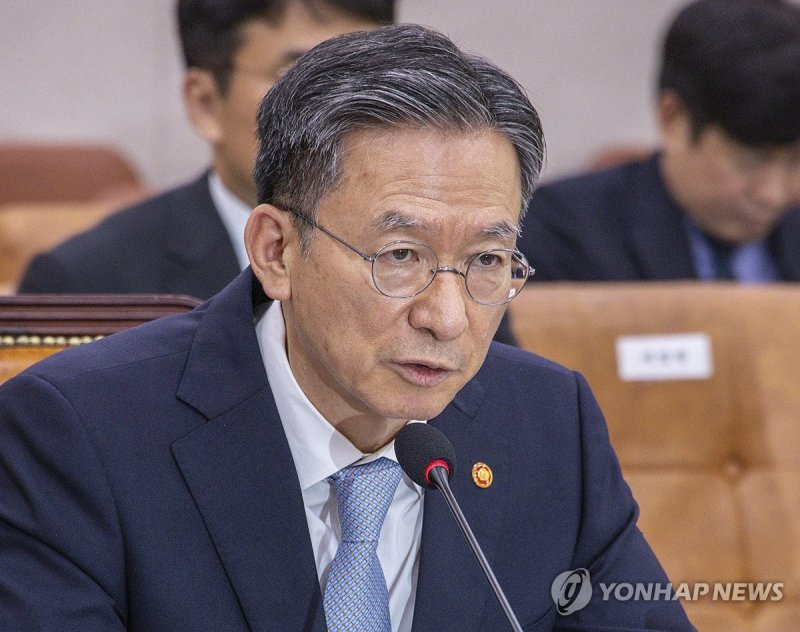 법사위에서 질의에 답하는 정성호 법무부 장관 (출처=연합뉴스)