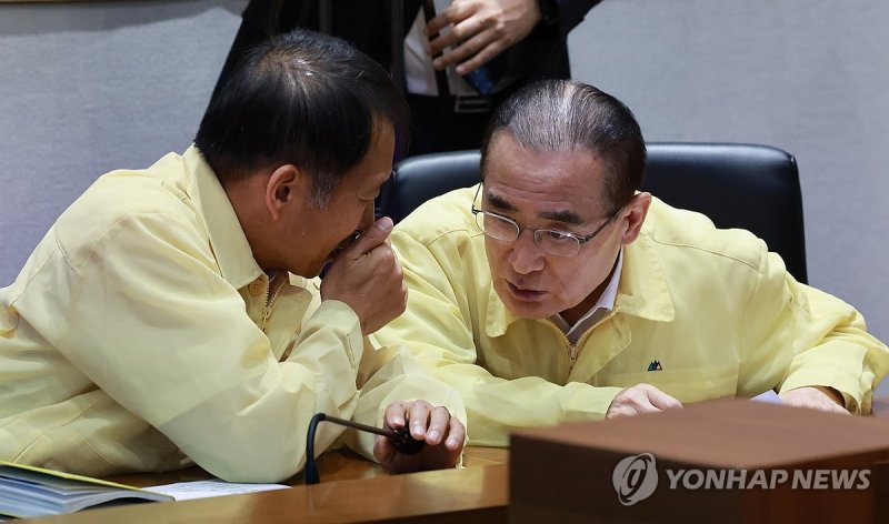 위성락 안보실장과 송기호 국정상황실장 (출처=연합뉴스)
