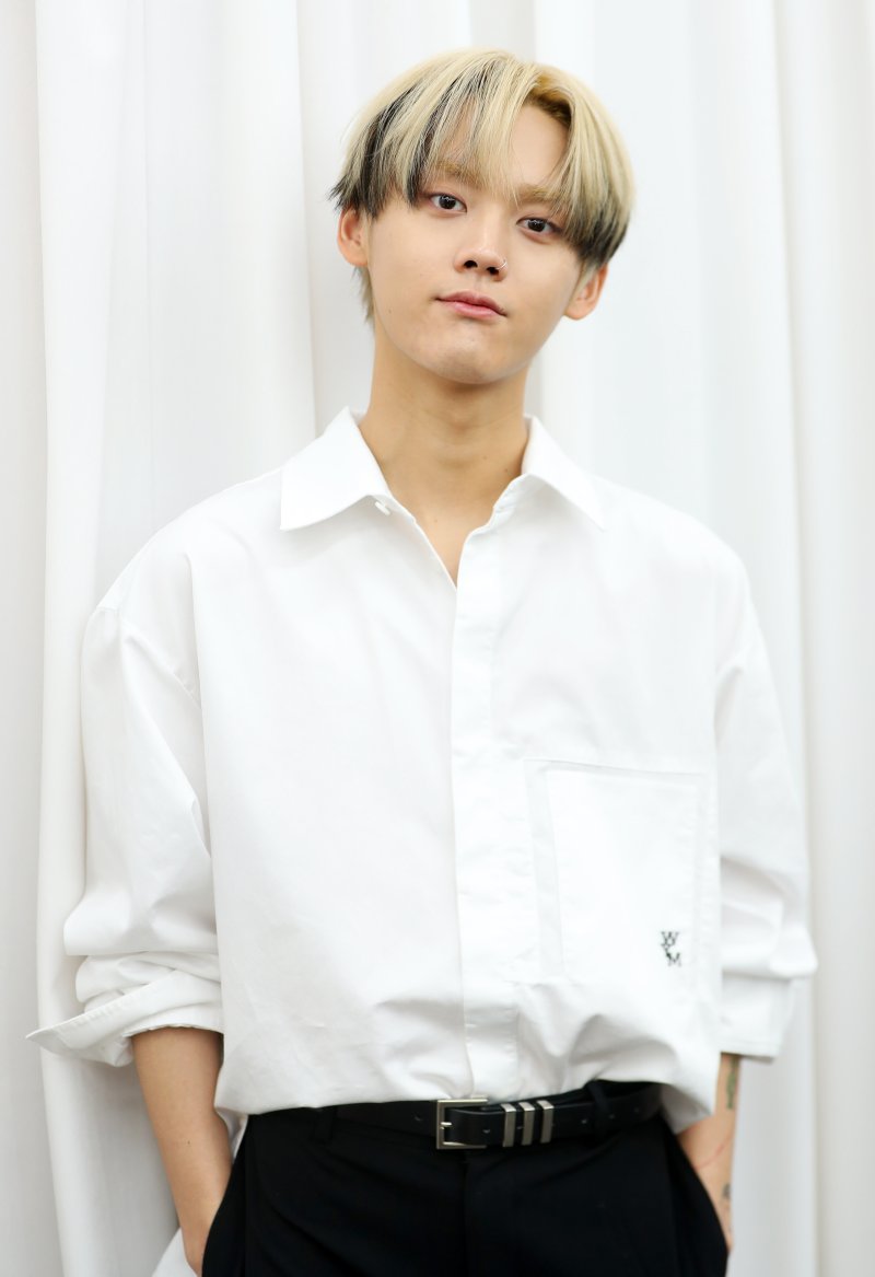 [서울=뉴시스] 김혜진 기자 = 그룹 원팩트 태그가 지난 17일 오후 서울 중구 뉴시스에서 인터뷰에 앞서 포즈를 취하고 있다. 2025.07.22. jini@newsis.com