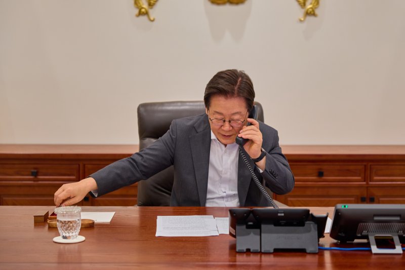 李대통령, 오는 25일 부산지역 발전 방향 토론회 다시 연다