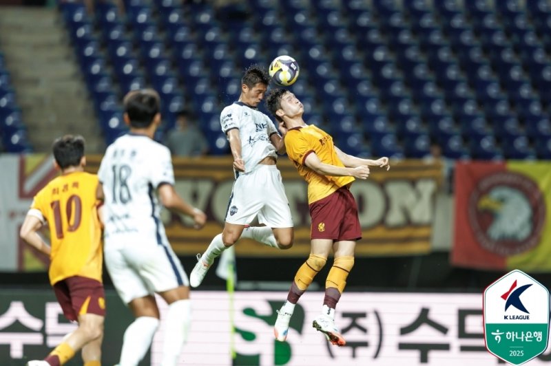 광주와 김천은 1-1로 승부를 가리지 못했다.