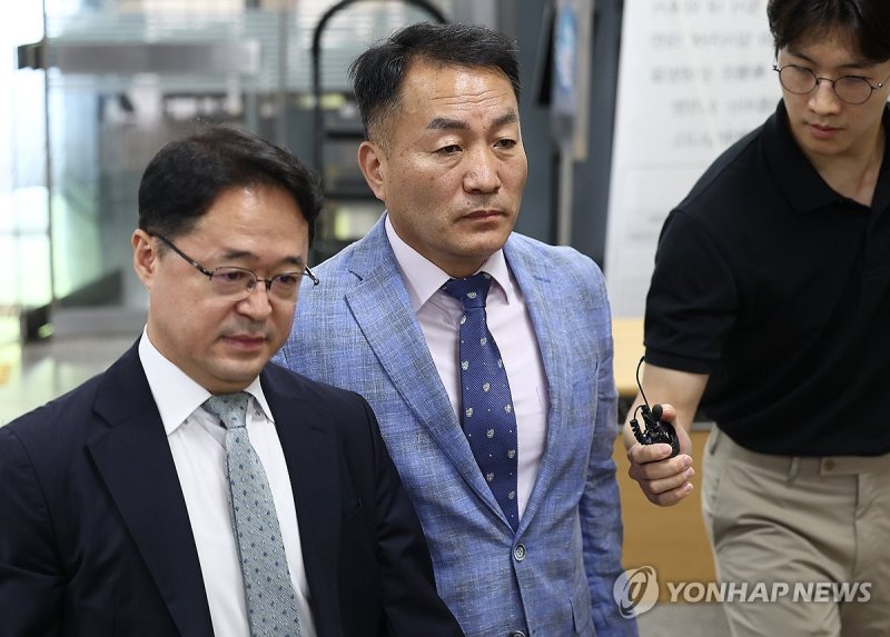 중앙지법 향하는 김계환 전 해병대사령관 (출처=연합뉴스)