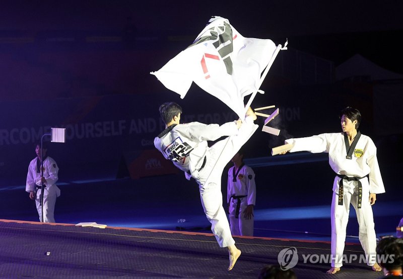 강원 춘천세계태권도문화축제 환영공연 (출처=연합뉴스)