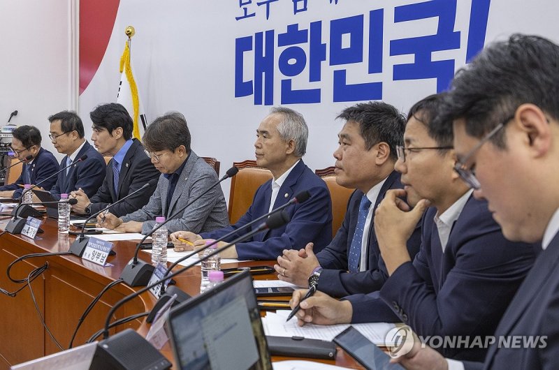 정치검찰 '조작기소대응TF' 2차 회의에서 발언하는 한준호 (출처=연합뉴스)