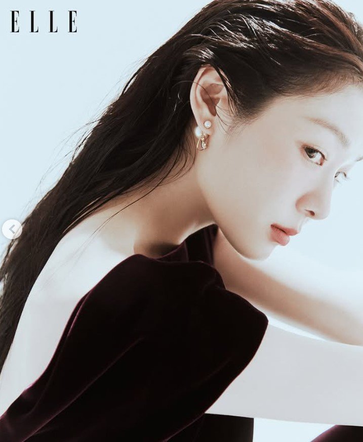 김연아 드레스 자태…♥고우림 전역 후 물오른 미모