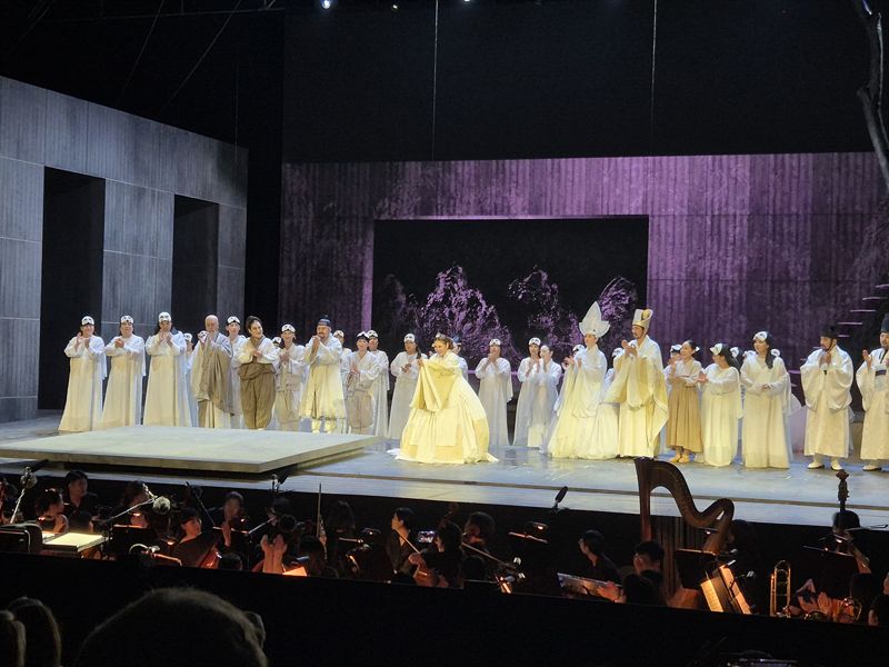 대구시와 대구오페라하우스가 지난 22일부터 26일까지 에스토니아 사아레마 섬에서 개최되는 '2025 사아레마 오페라 페스티벌'에서 개막작으로 선보인 현대 음악가 윤이상의 오페라 '심청'. 대구시 제공