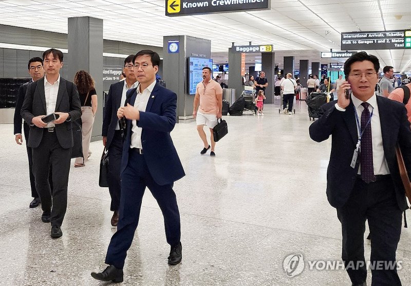 여한구 통상교섭본부장, 미국 도착 (출처=연합뉴스)