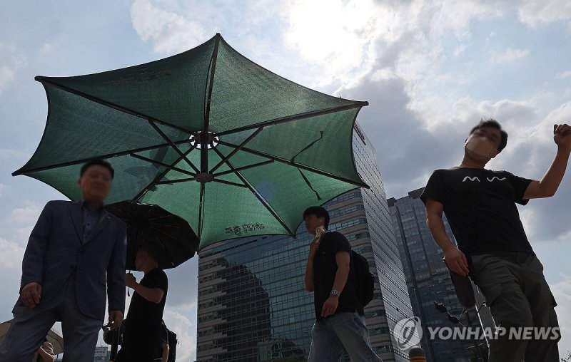 더운 서울 도심 (출처=연합뉴스)