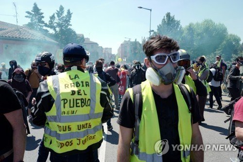 2018년 노란 조끼 시위 (출처=연합뉴스)