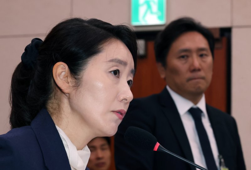 [서울=뉴시스] 고승민 기자 = 강선우 여성가족부 장관 후보자가 14일 서울 여의도 국회에서 열린 여성가족위원회의 인사청문회에서 의원 질의에 답하고 있다. 2025.07.14. kkssmm99@newsis.com
