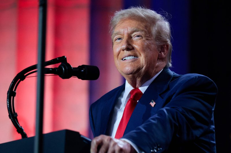 도널드 트럼프 미국 대통령이 23일(현지시간) 워싱턴 D.C에서 열린 인공지능(AI) 행사에서 발언하며 옅은 미소를 짓고 있다. AFP연합뉴스