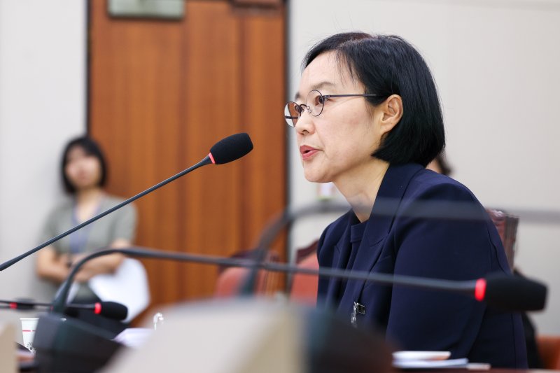 한성숙 중소벤처기업부 장관 후보자가 15일 오전 서울 여의도 국회 산업통산자원중소벤처기업위원회에서 열린 인사청문회에 출석해 의원 질의에 답하고 있다. 2025.7.15/뉴스1 ⓒ News1 안은나 기자