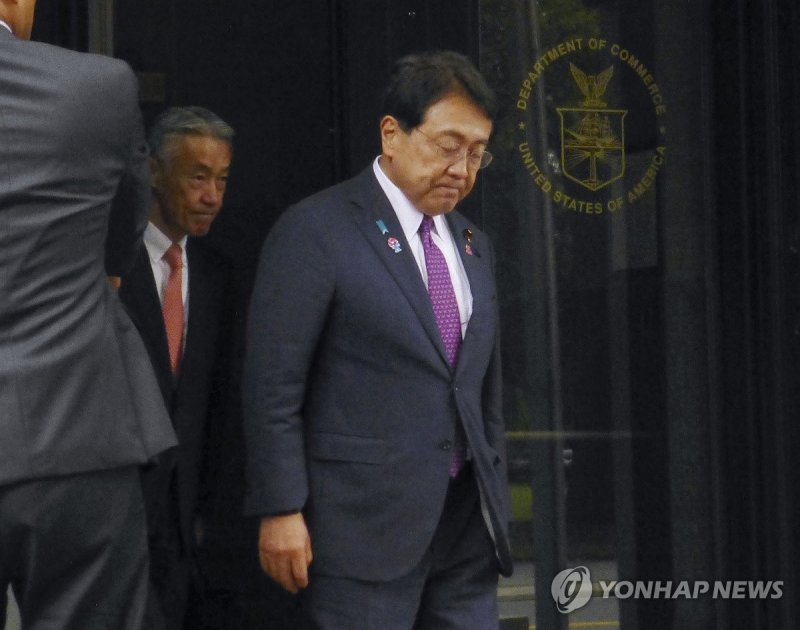 미국 상무장관과 회담한 일본 경제재생상 (출처=연합뉴스)