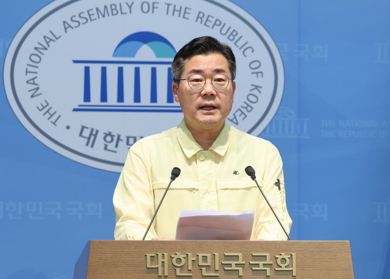 박찬대, '강선우 사퇴' 17분 전 촉구 글에 "대통령과 교감 아냐"