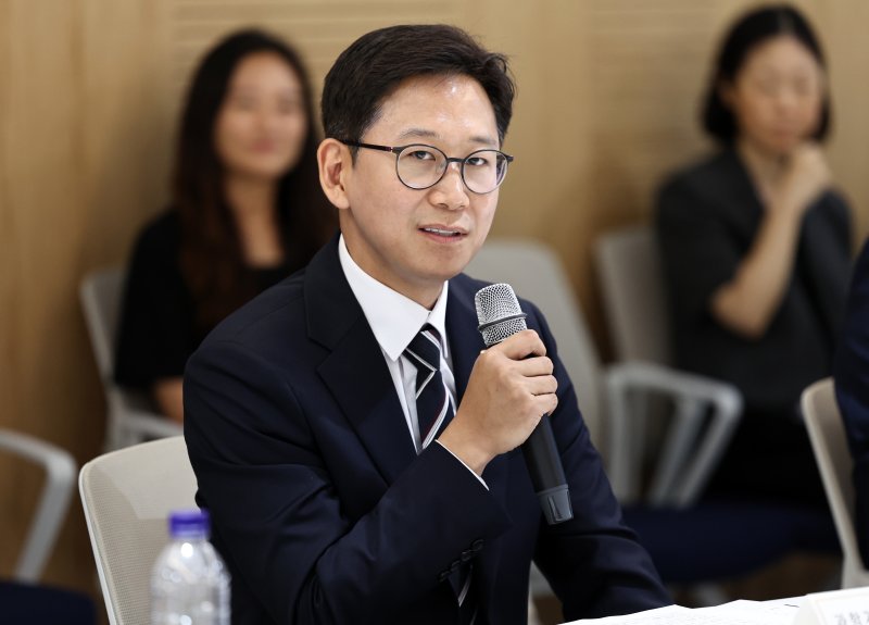 배경훈 과학기술정보통신부 장관이 21일 오후 동대문구 서울바이오허브에서 열린 AI 바이오분야 현장 간담회에서 모두발언을 하고 있다. 2025.7.21/뉴스1 ⓒ News1 구윤성 기자