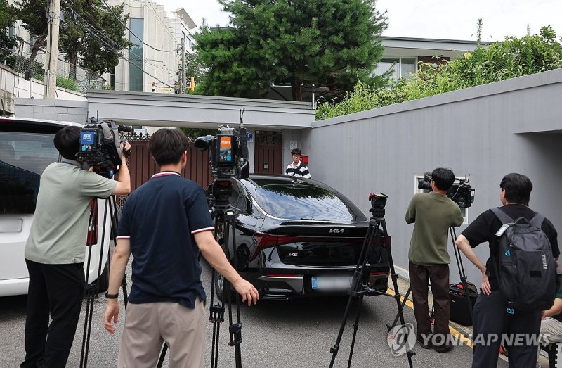 내란특검, 한덕수 전 국무총리 자택 압수수색 (출처=연합뉴스)