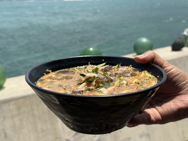 비양도에서 맛볼 수 있는 자리돔물회