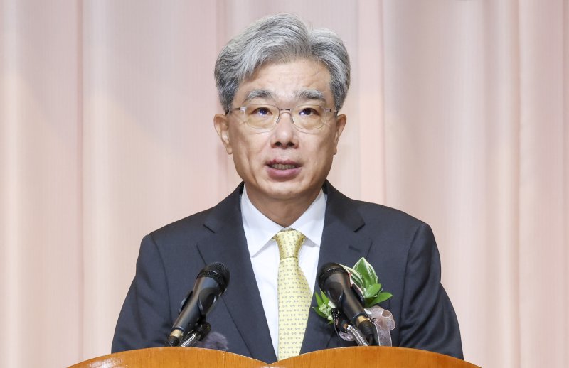김상환 신임 헌법재판소장이 24일 오전 서울 종로구 헌법재판소에서 열린 취임식에서 취임사를 하고 있다. /사진=뉴시스