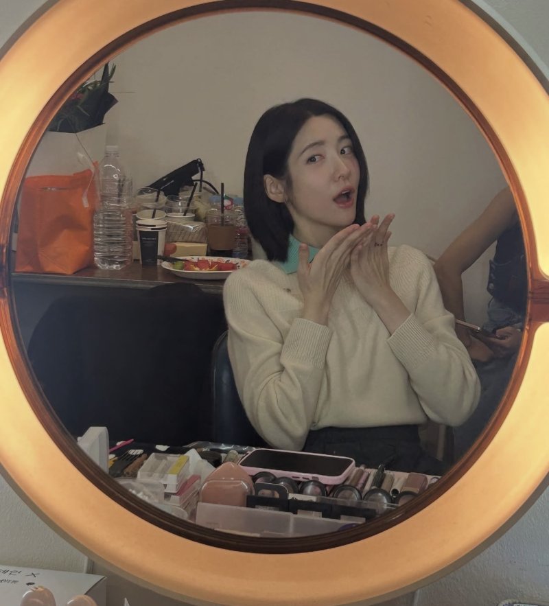 박지현 눈부신 미모에 애교까지…러블리 매력 발산