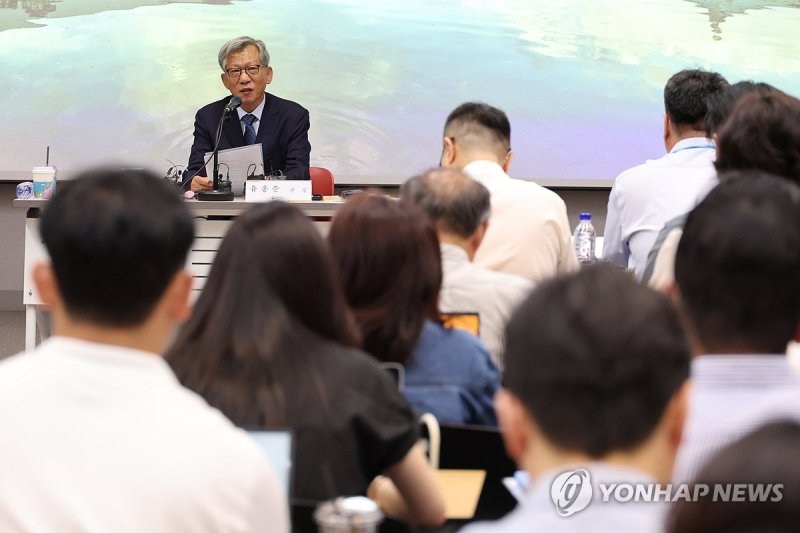 발언하는 유홍준 국립중앙박물관장 (출처=연합뉴스)