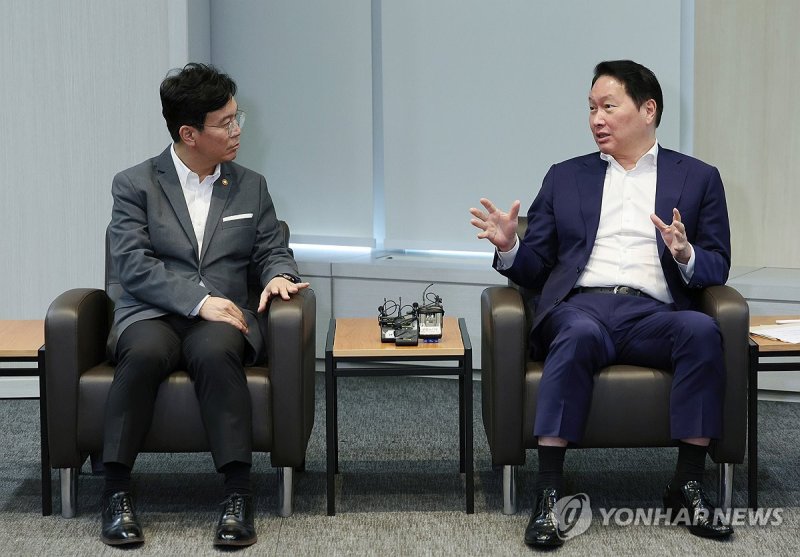 김영훈 고용노동부 장관, 대한상의 방문 (출처=연합뉴스)