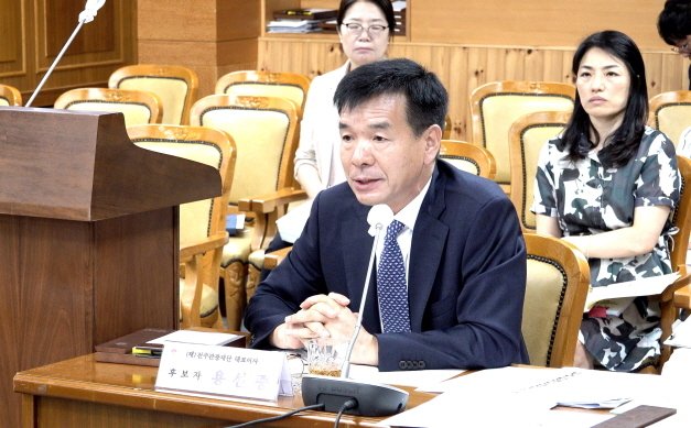 윤선중 전주관광재단 대표이사 후보자(62)가 24일 열린 전주시의회 인사 청문회에서 '적합' 판단을 받았다.(전주시의회 제공, 재판매 및 DB 금지)/뉴스1