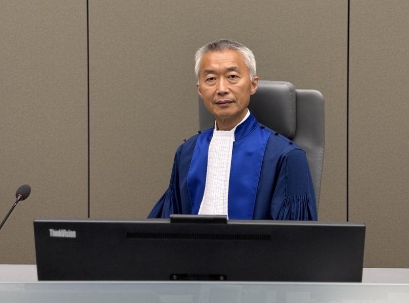 퇴임하는 정창호 ICC 재판관 (출처=연합뉴스)