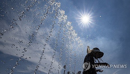폭염 탈출 (출처=연합뉴스)
