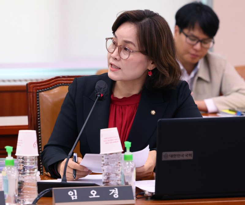 국정기획위원회 사회2분과가 스포츠 분야 간담회를 개최했다. 간담회는 임오경 기획위원 등 사회 2분과 위원들과 체육계 관계자들이 참석했다. ⓒ News1 송원영 기자