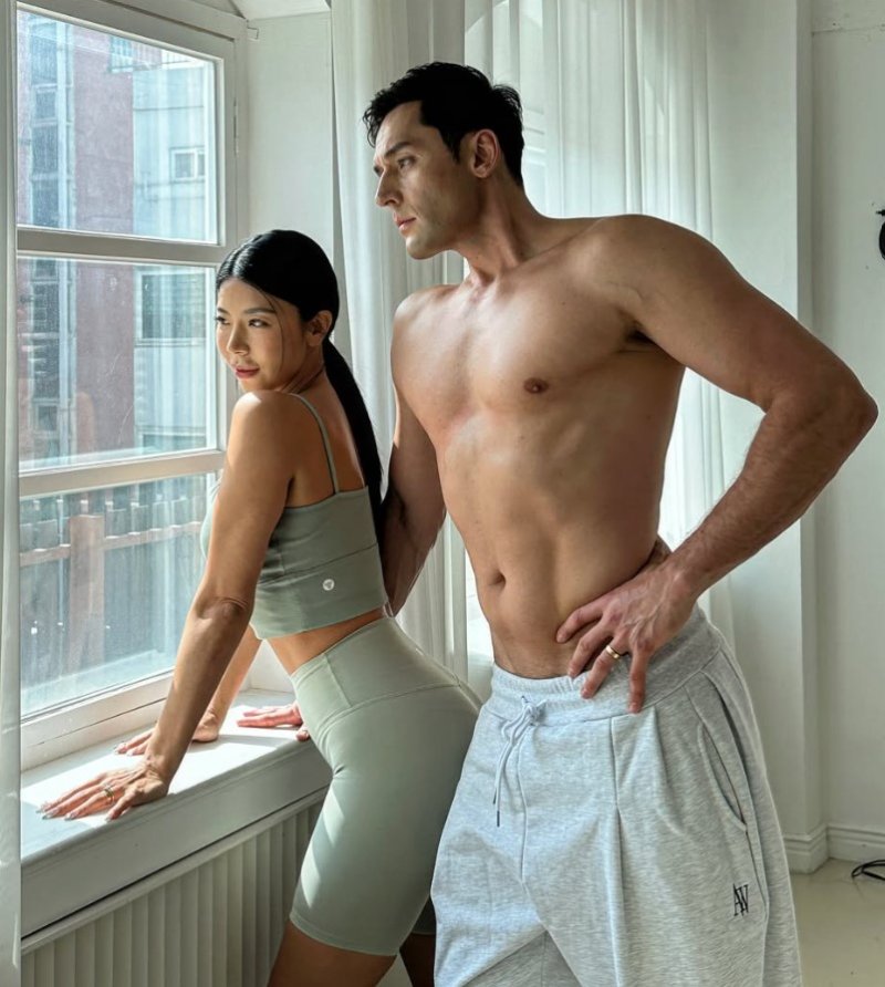 [서울=뉴시스] 제이제이(박지은)와 줄리엔 강 부부의 모습. (사진=줄리엔 강) 2025.07.24. photo@newsis.com *재판매 및 DB 금지