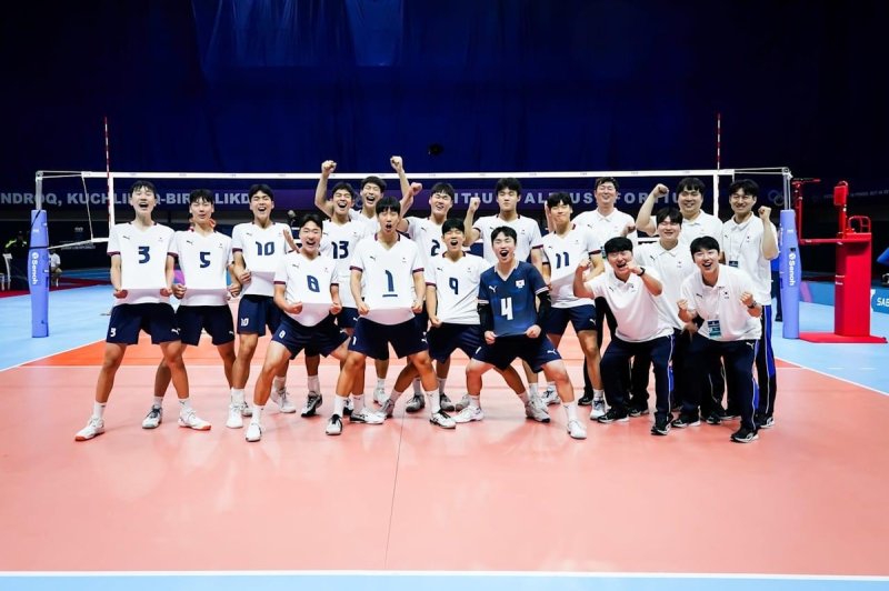 쿠바와 첫 경기에서 완승한 한국 U-19 남자배구 대표팀 (출처=연합뉴스)