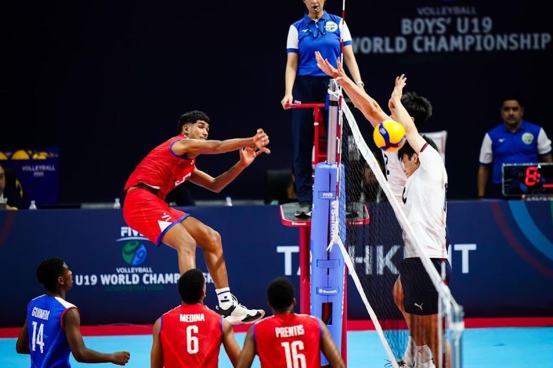 쿠바와 경기 펼치는 U-19 남자배구 대표팀 선수들 (출처=연합뉴스)