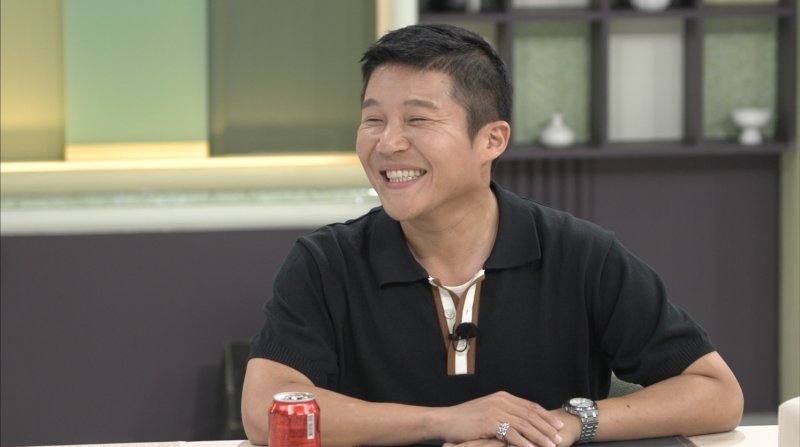 조세호, 신혼집 냉장고 최초 공개…캐비아·푸아그라→샴페인 가득