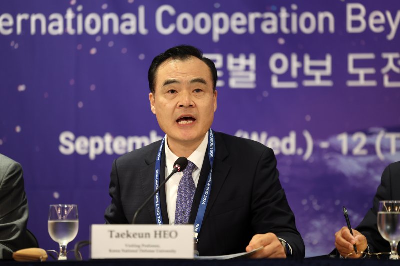 [서울=뉴시스] 김명년 기자 = 허태근 전 국방부 정책실장이 12일 오전 서울 중구 롯데호텔에서 열린 '2024 서울안보대화 특별세션 글로벌 핵질서와 비확산에 대한 도전'에서 발언하고 있다. 2024.09.12. kmn@newsis.com