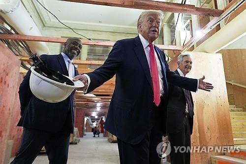 트럼프 미국 대통령(가운데) (출처=연합뉴스)