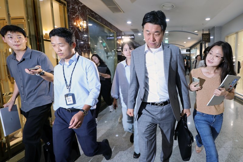 특검, '양평 공흥지구 특혜 의혹' 김건희 모친·오빠 압수수색...'코바나' 컴투스도