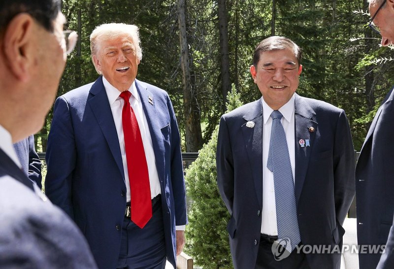 캐나다에서 만난 미일 정상 (출처=연합뉴스)